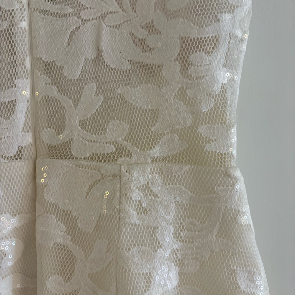 Elegant White Lace Dress - Picture 4 of 6